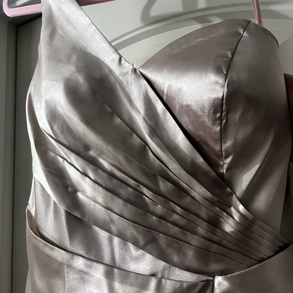 Satin V-Neck Pleated Evening Dress in Silver